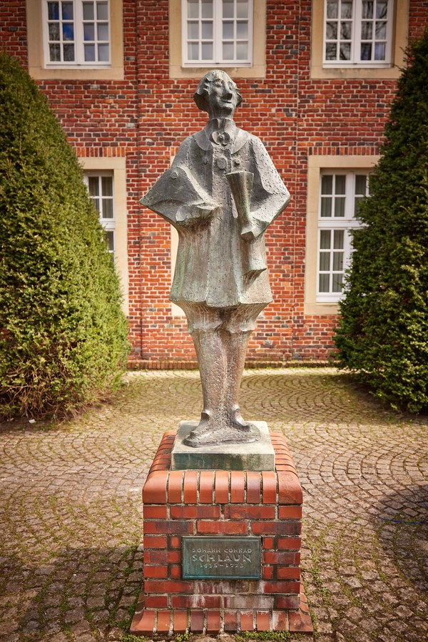 Skulptur zeigt Johann Conrad Schlaun, in Nottuln